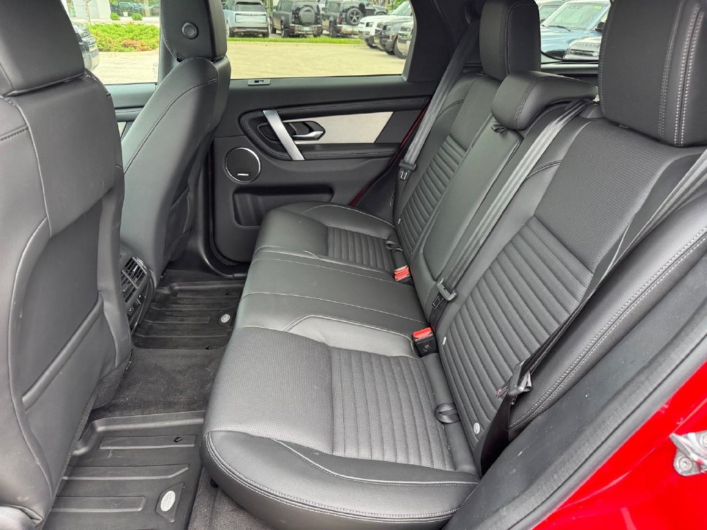 Certified 2025 Land Rover Discovery Sport Dynamic SE AWD/4WD image 9
