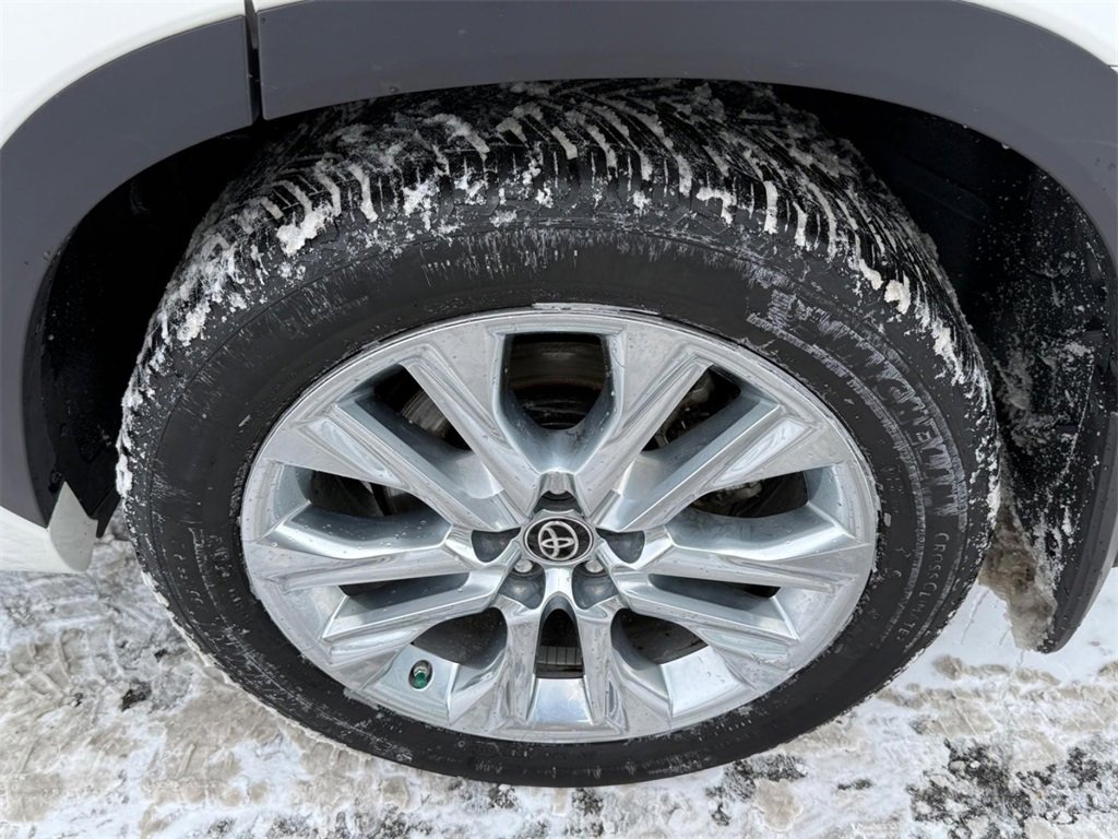 Used 2021 Toyota Highlander Limited image 7