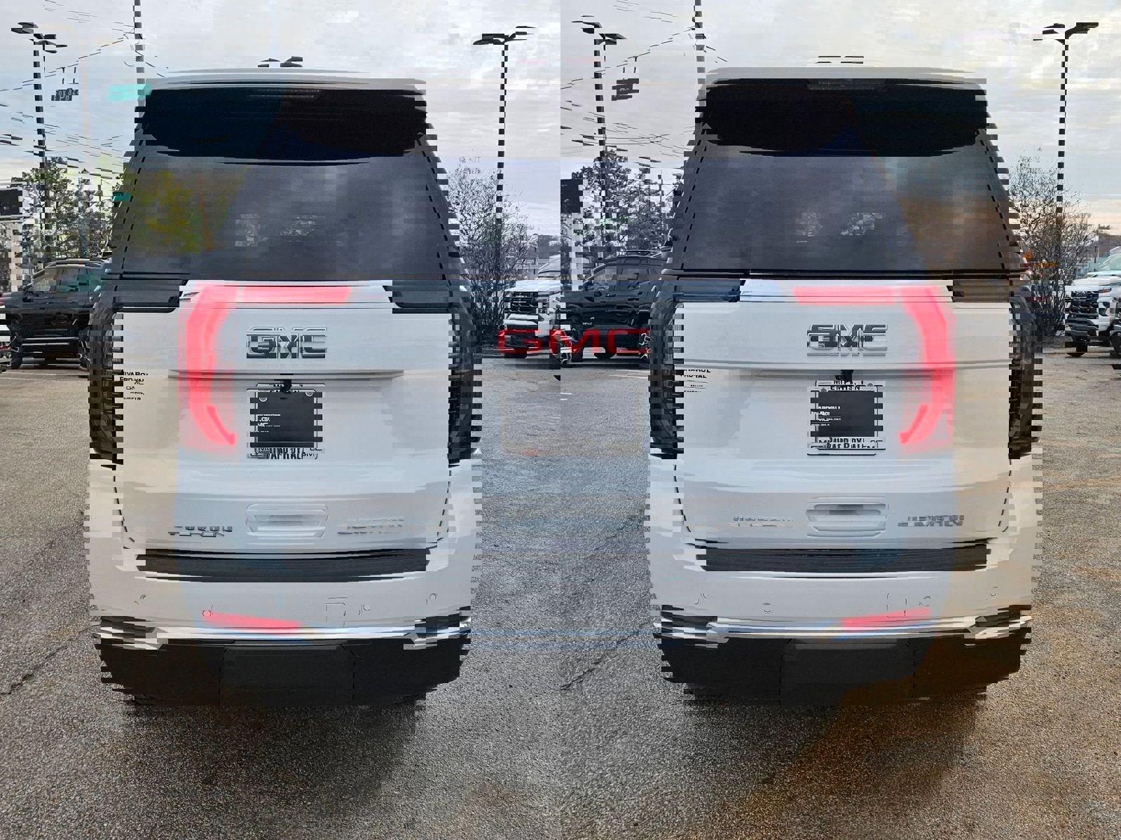 New 2026 GMC Yukon XL Elevation image 5