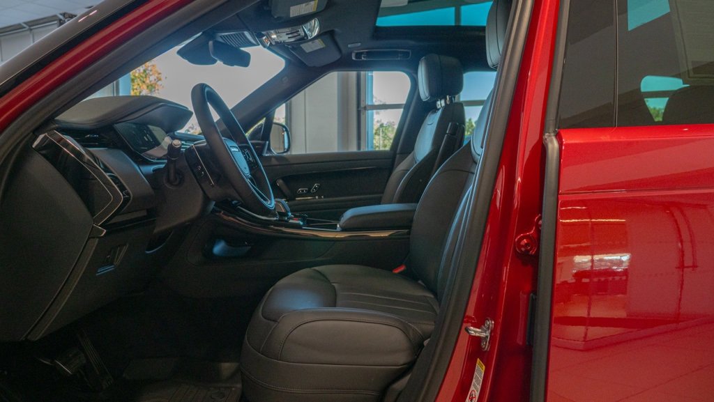 New 2025 Land Rover Range Rover Sport Dynamic SE image 14