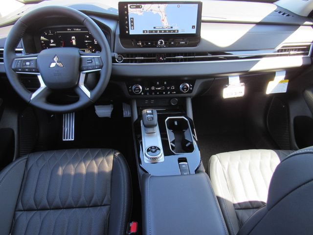 New 2026 Mitsubishi Outlander SEL FWD image 17