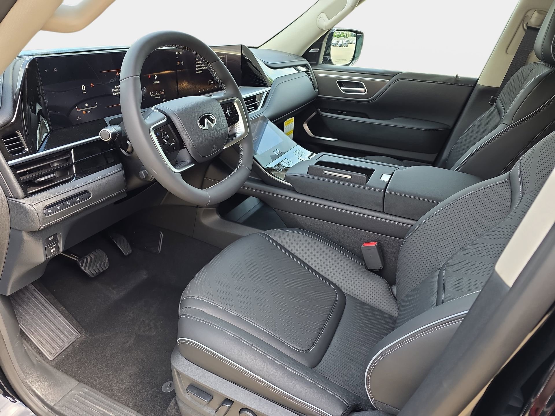 New 2026 INFINITI QX80 Luxe RWD image 16