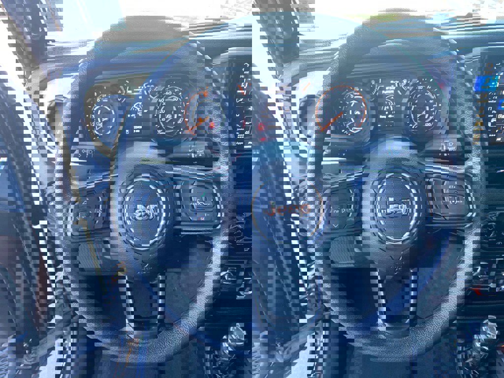 Used 2024 Jeep Gladiator Sport image 10