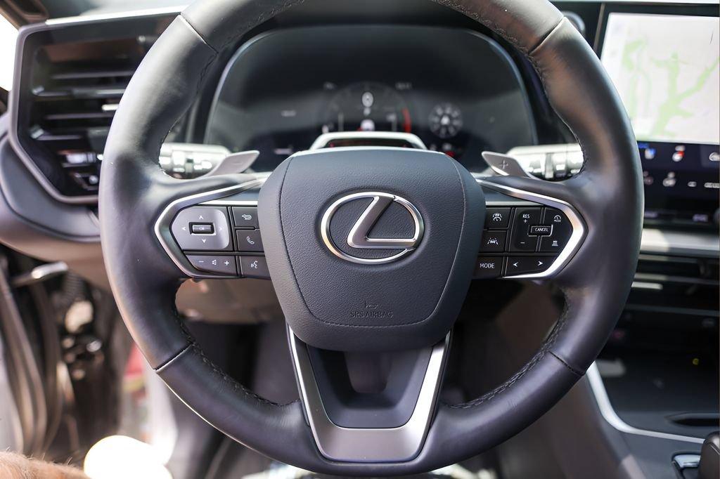 Used 2025 Lexus TX 350 AWD image 12