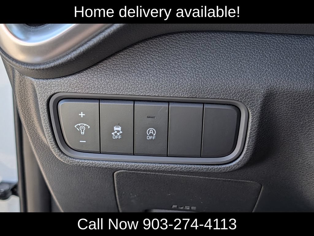 Used 2025 Kia Soul LX w/ LX Technology Package FWD image 23