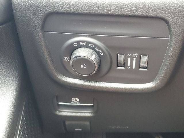 New 2026 Jeep Grand Cherokee L Limited w/ Limited Altitude Package AWD/4WD image 21
