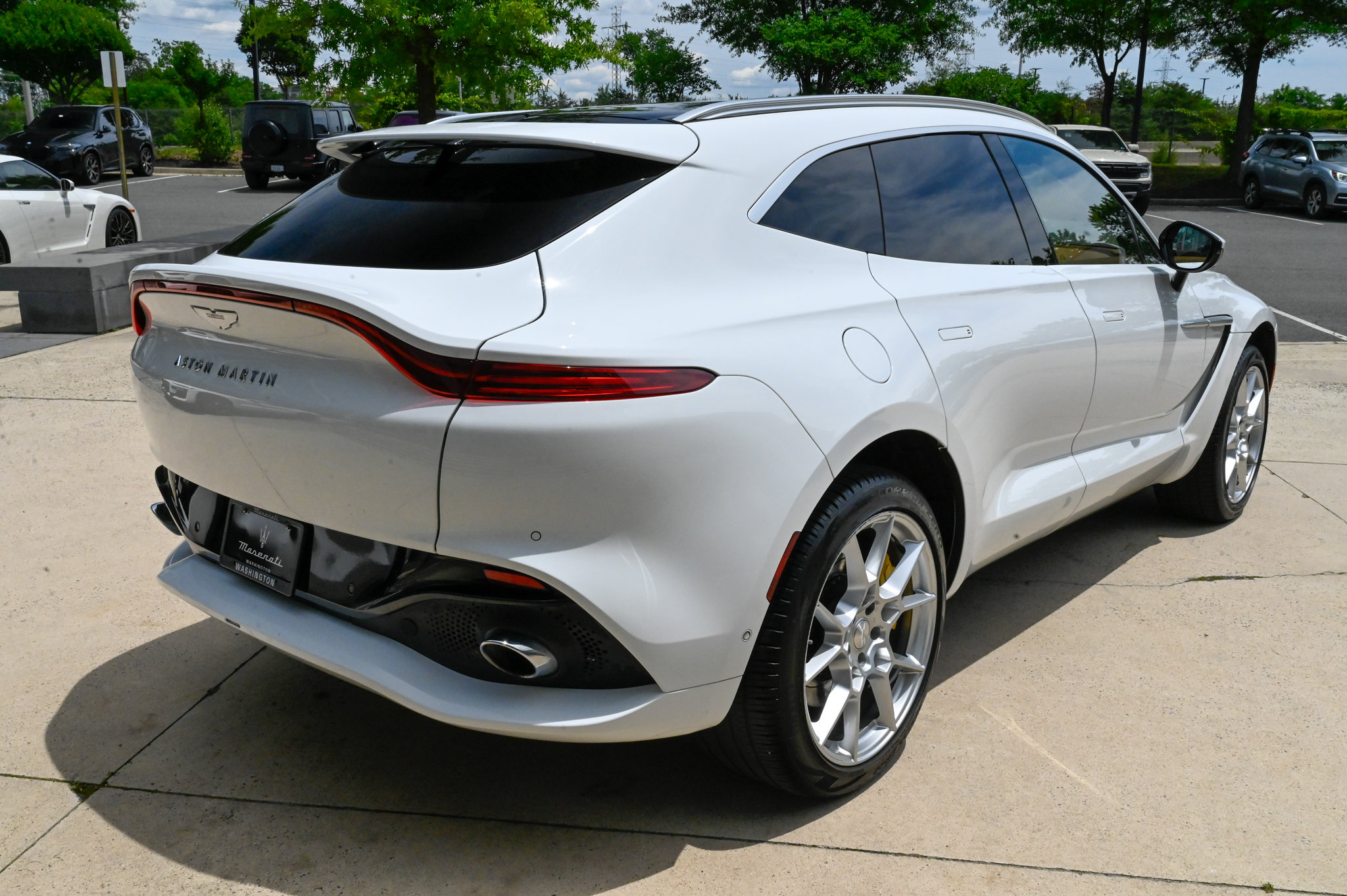 Used 2024 Aston Martin DBX AWD/4WD image 5
