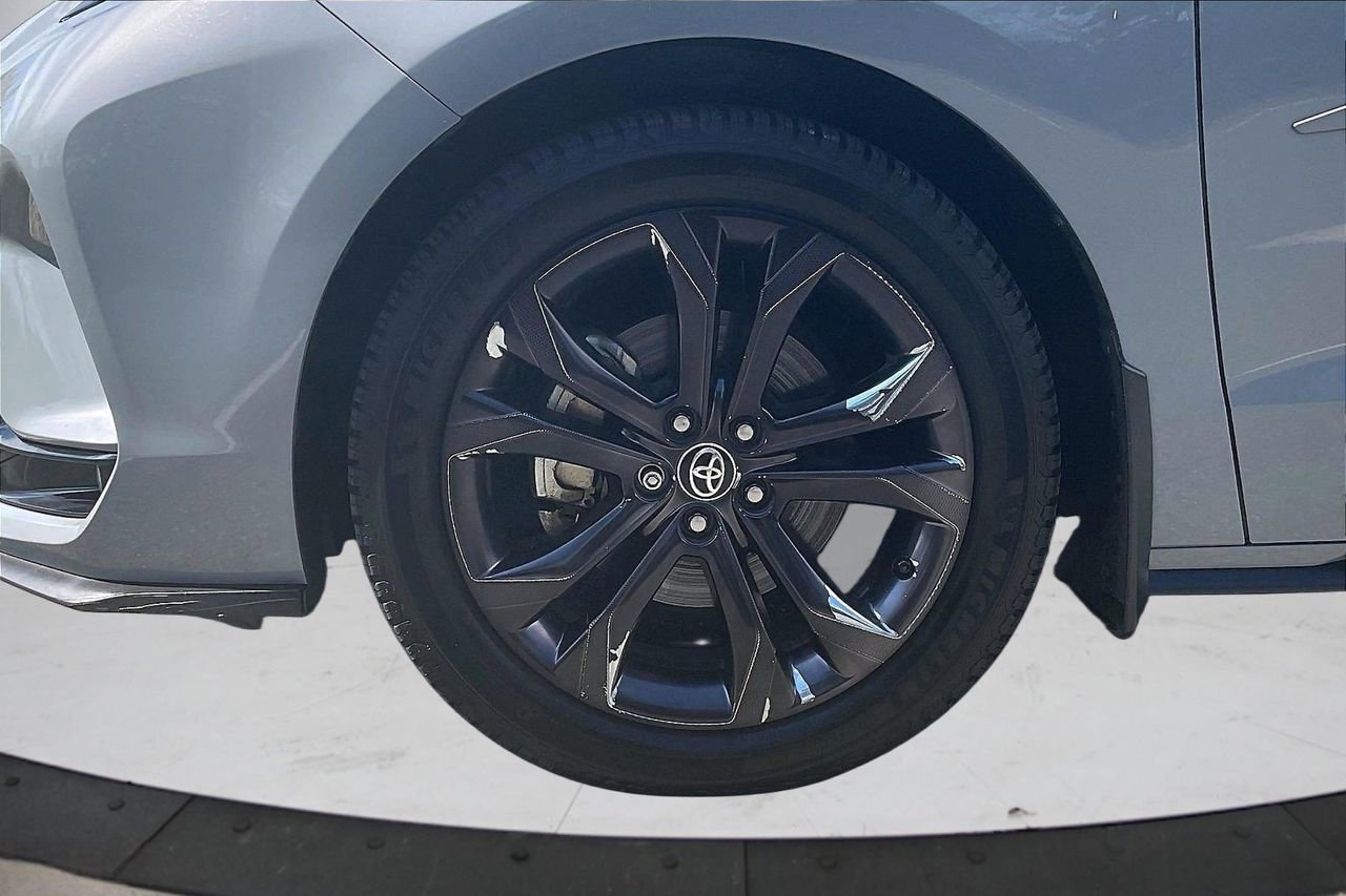 Used 2023 Toyota Sienna XSE image 35