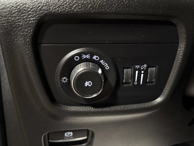 Used 2024 Jeep Grand Cherokee Limited AWD/4WD image 11