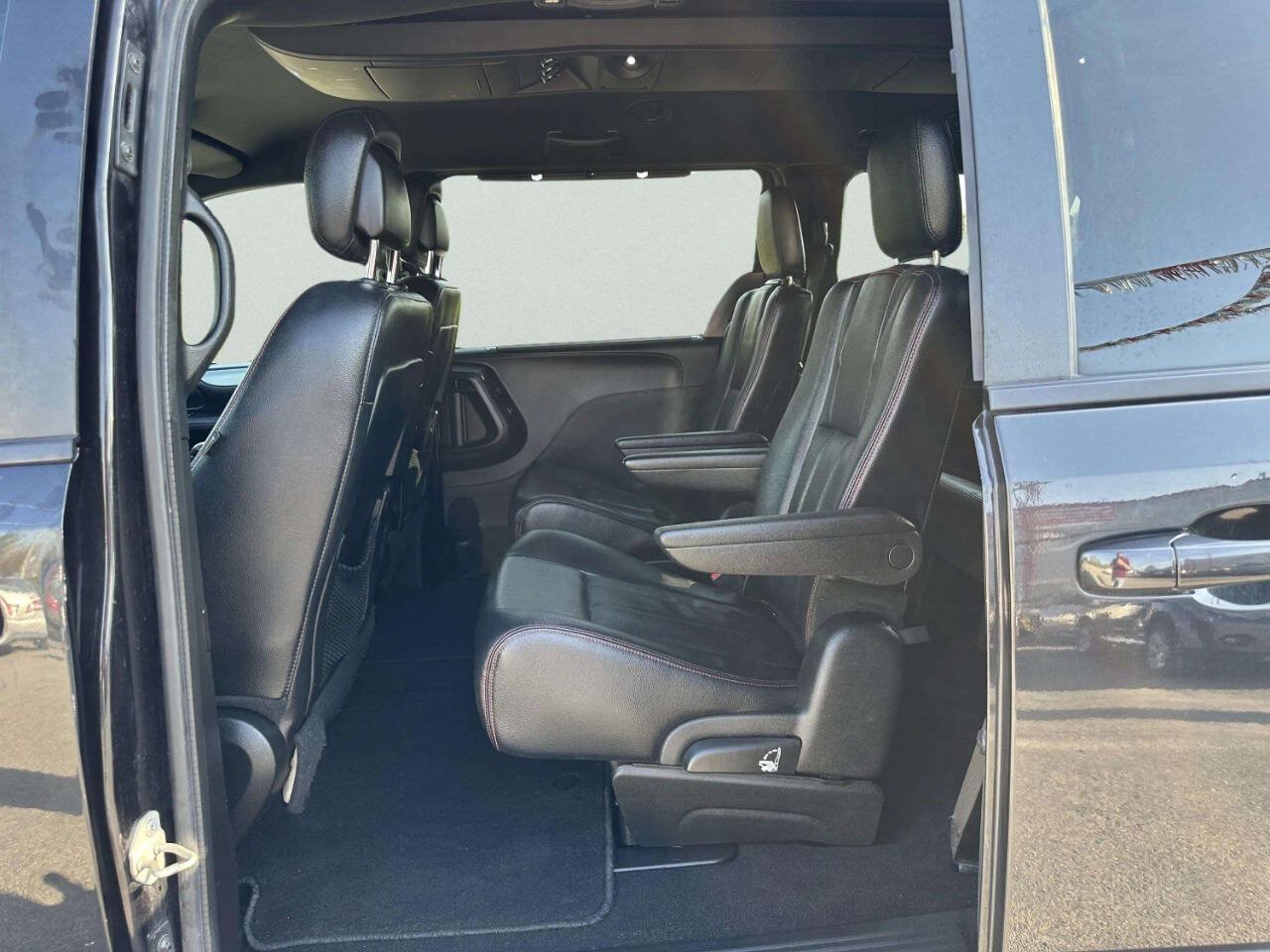 Used 2017 Dodge Grand Caravan GT FWD image 15