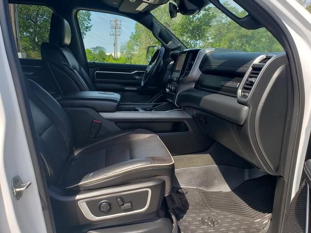 Used 2022 RAM 1500 Laramie w/ Sport Appearance Package AWD/4WD image 18