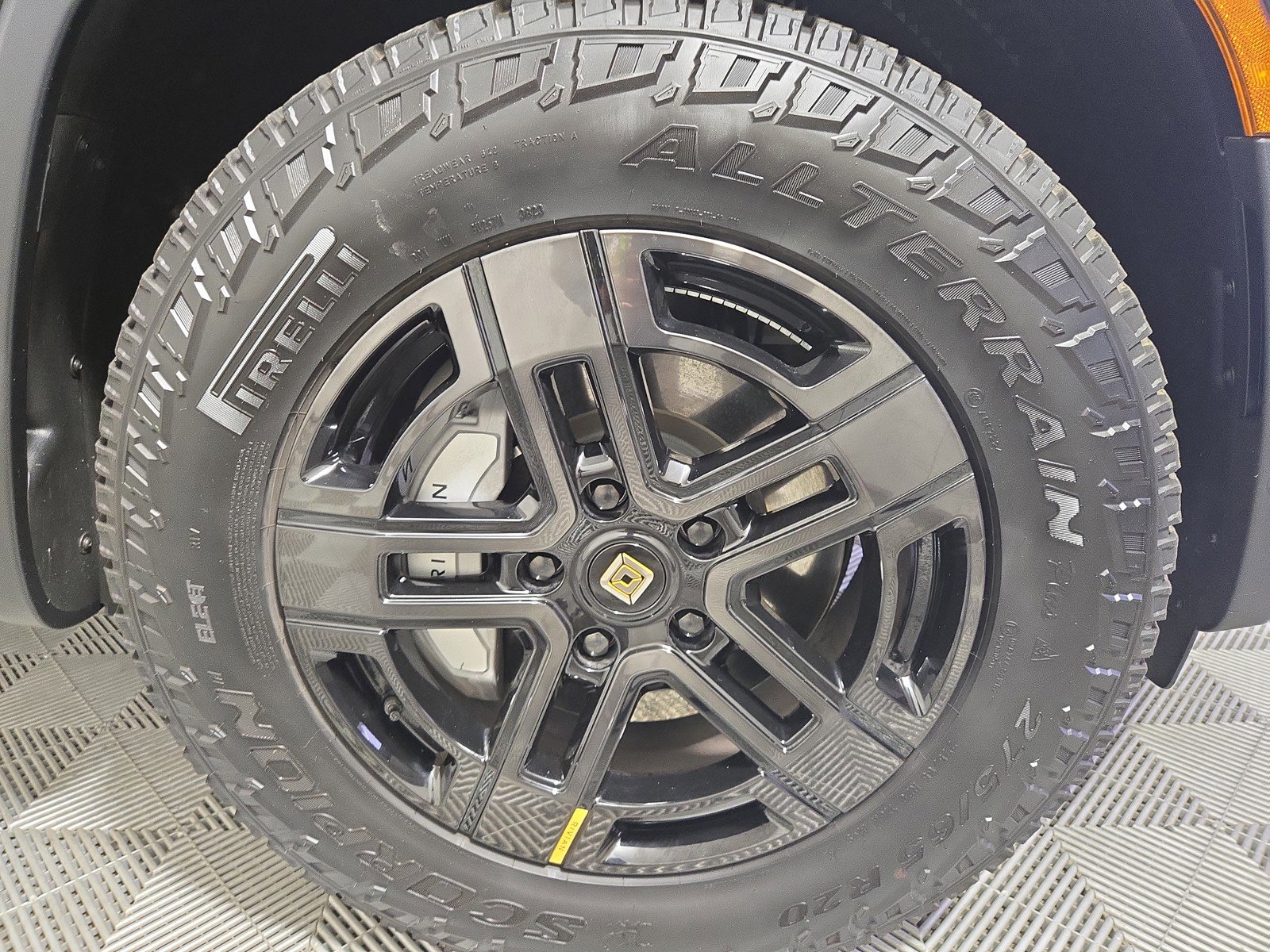 Used 2024 Rivian R1T Adventure image 11