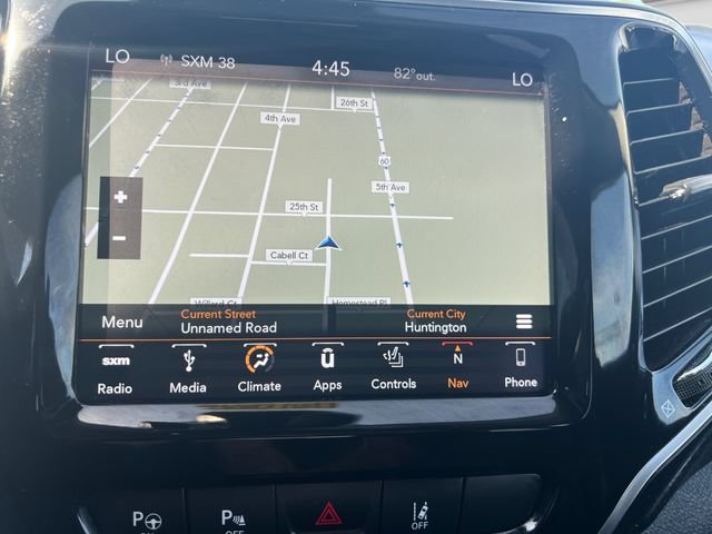 Used 2019 Jeep Cherokee Overland w/ Technology Group AWD/4WD image 17