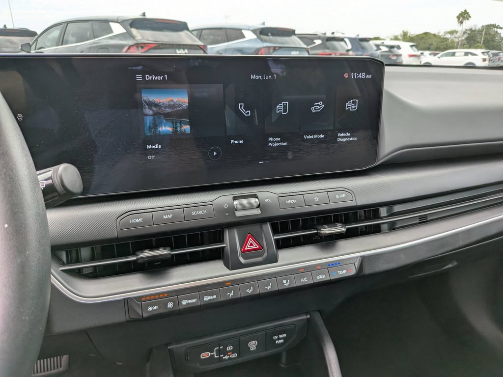 Certified 2025 Kia K4 FWD image 22