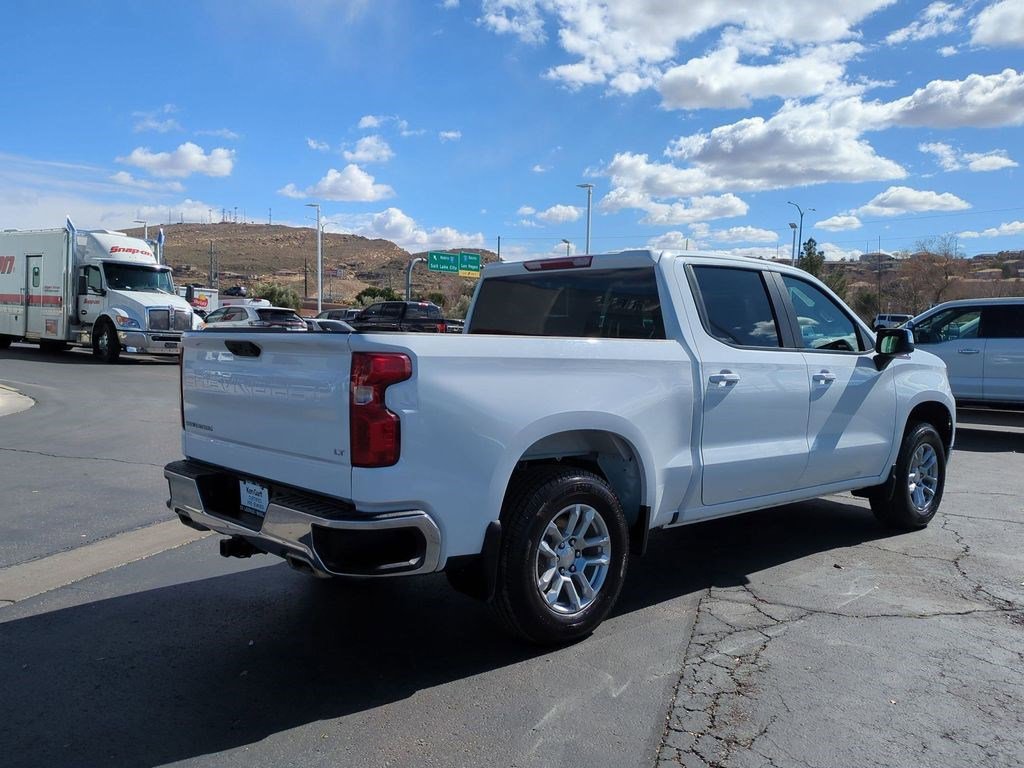 Used 2024 Chevrolet Silverado 1500 LT w/ Z71 Off-Road Package AWD/4WD image 3