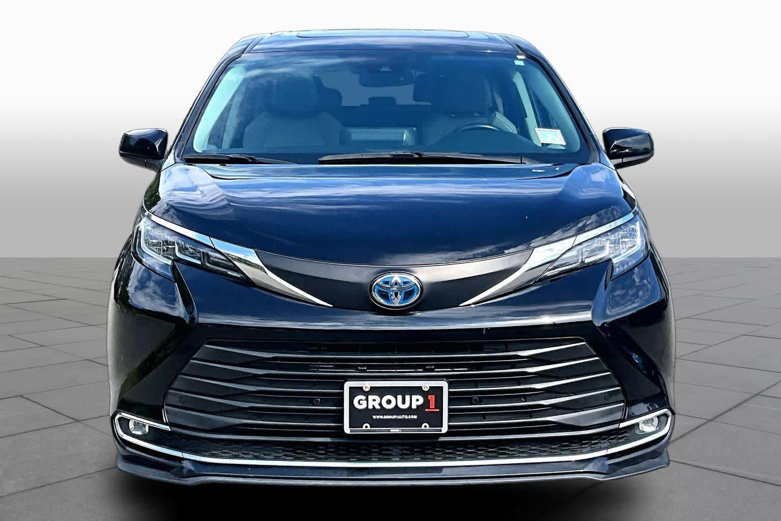 Used 2021 Toyota Sienna XLE FWD image 4