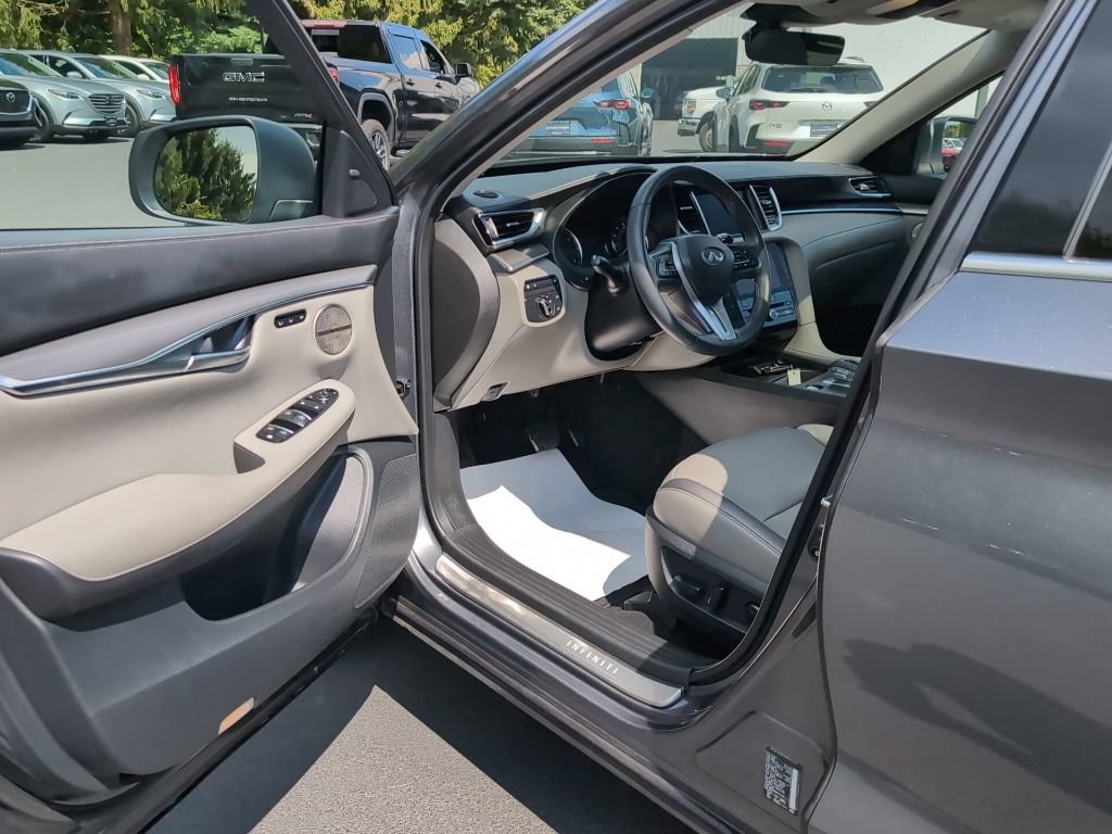 Used 2023 INFINITI QX50 Luxe AWD/4WD image 17