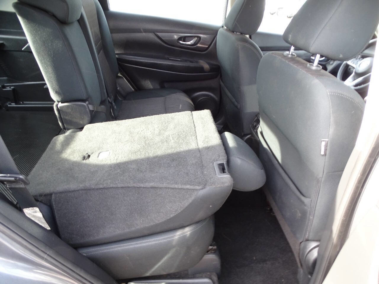 Used 2018 Nissan Rogue S image 30