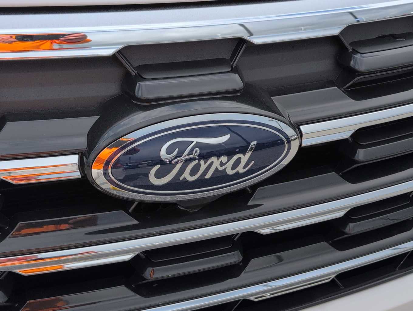 New 2025 Ford Explorer Active image 4