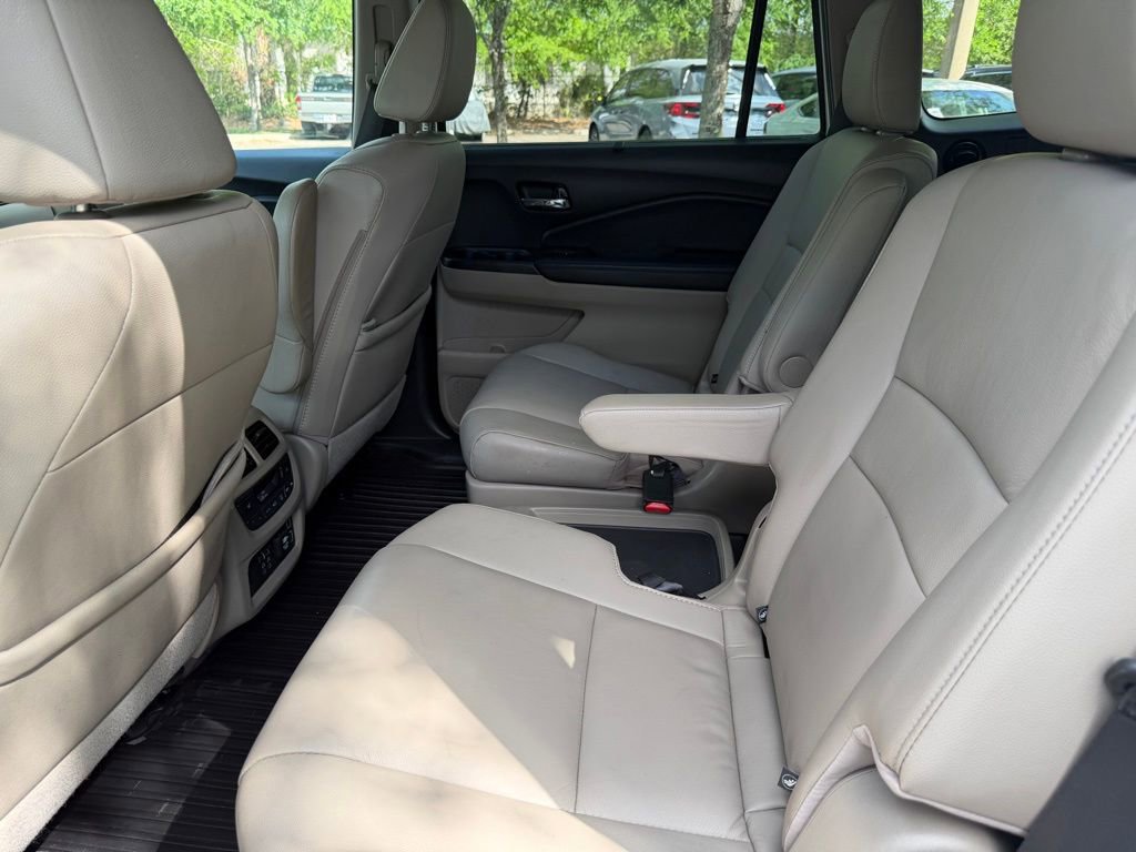 Used 2022 Honda Pilot Touring image 12