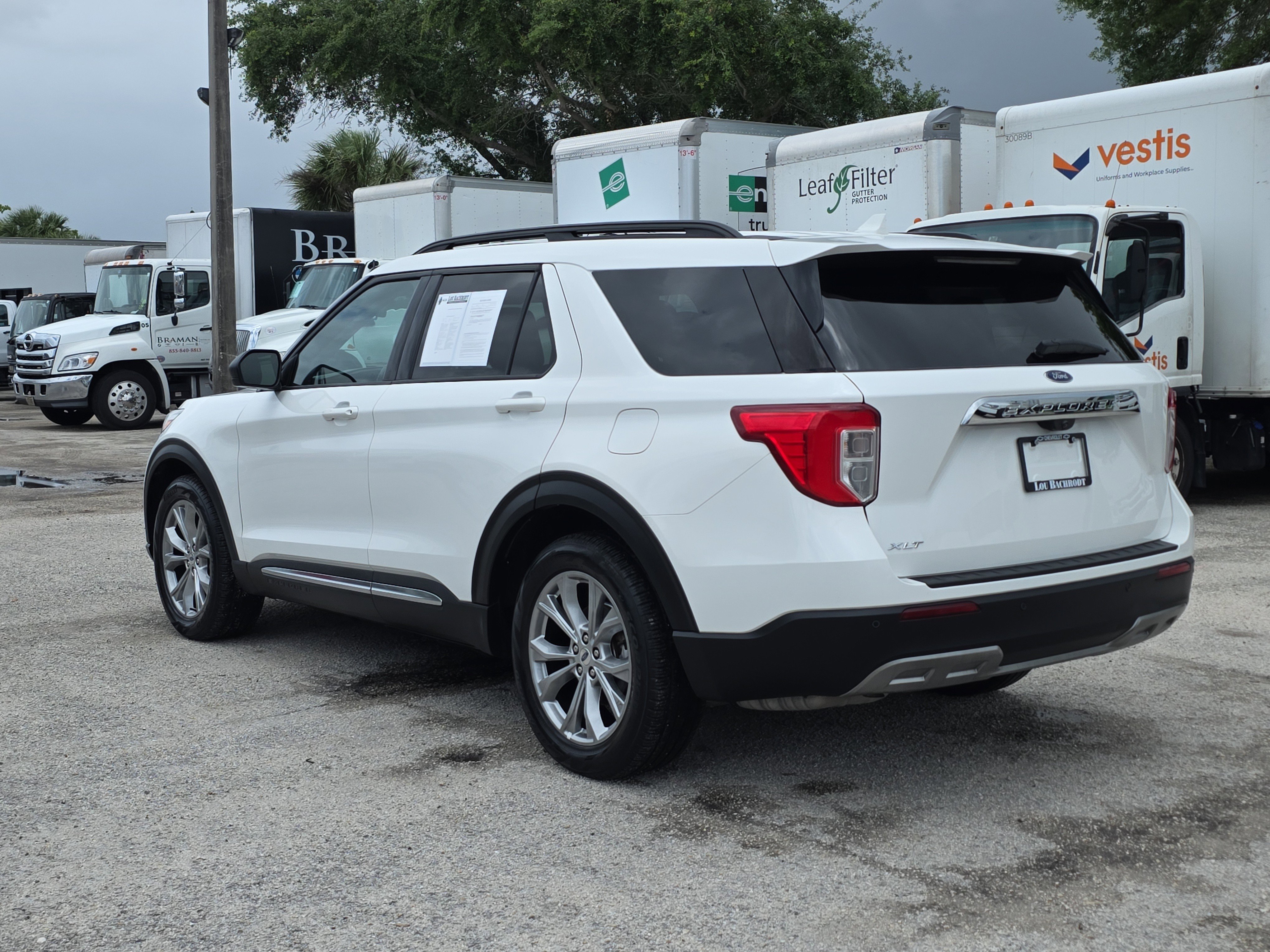 Used 2023 Ford Explorer XLT w/ Equipment Group 202A RWD image 5