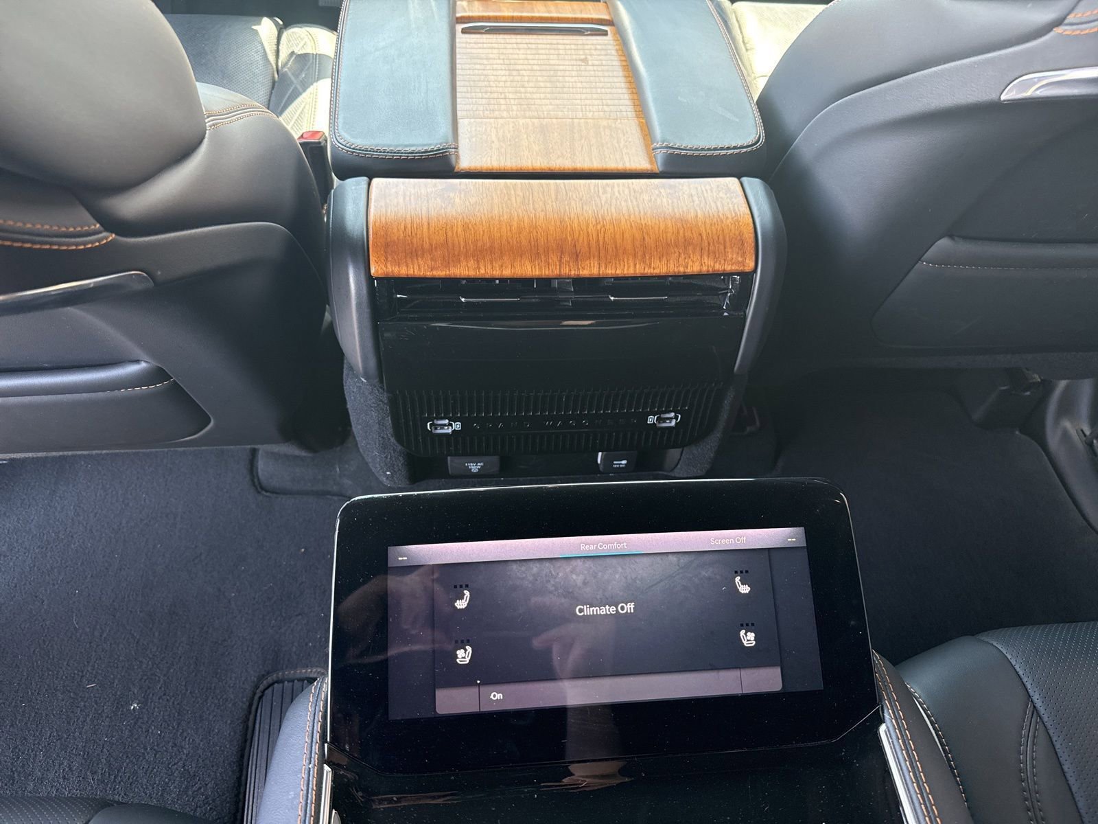 Used 2022 Jeep Grand Wagoneer Series III AWD/4WD image 18