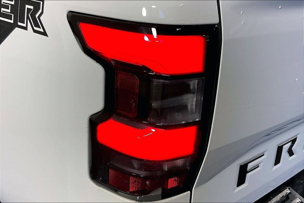 Used 2024 Nissan Frontier SL w/ Technology Package image 43