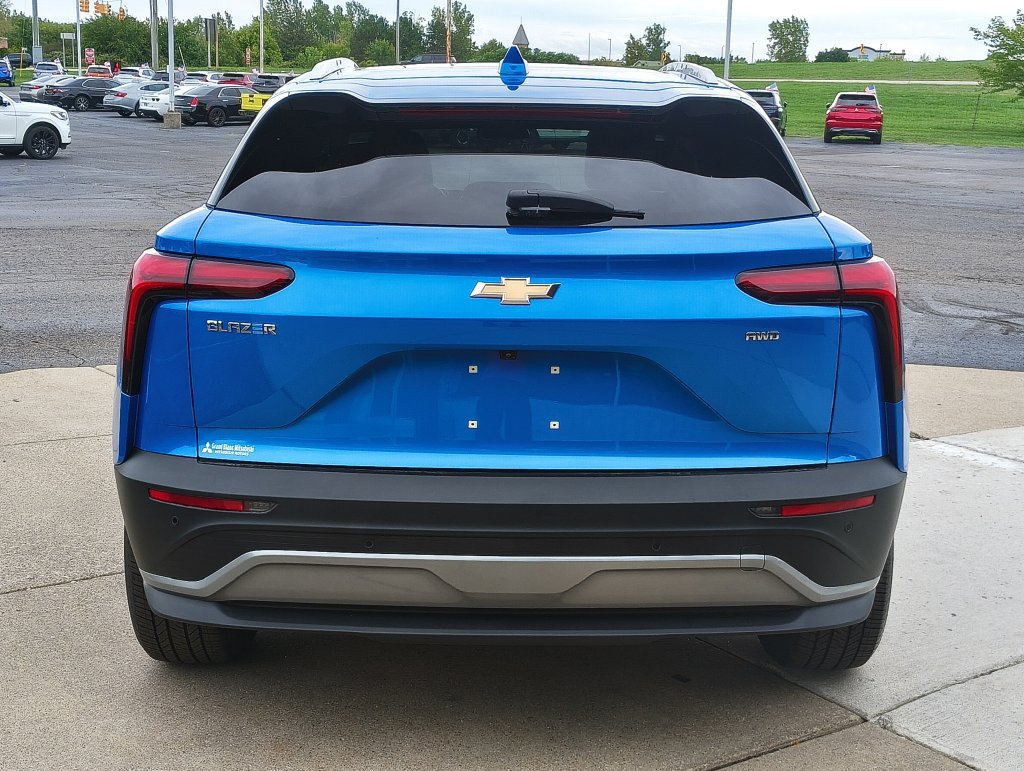 Used 2024 Chevrolet Blazer EV LT AWD/4WD image 18