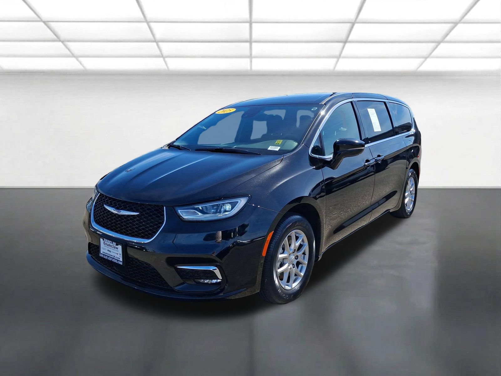 Certified 2025 Chrysler Pacifica Select FWD image 9