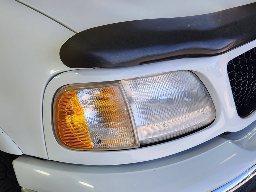 Used 2001 Ford F150 XLT AWD/4WD image 10