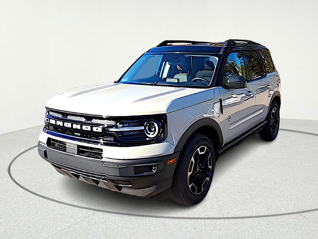 Used 2024 Ford Bronco Sport Outer Banks w/ Tech Package image 5