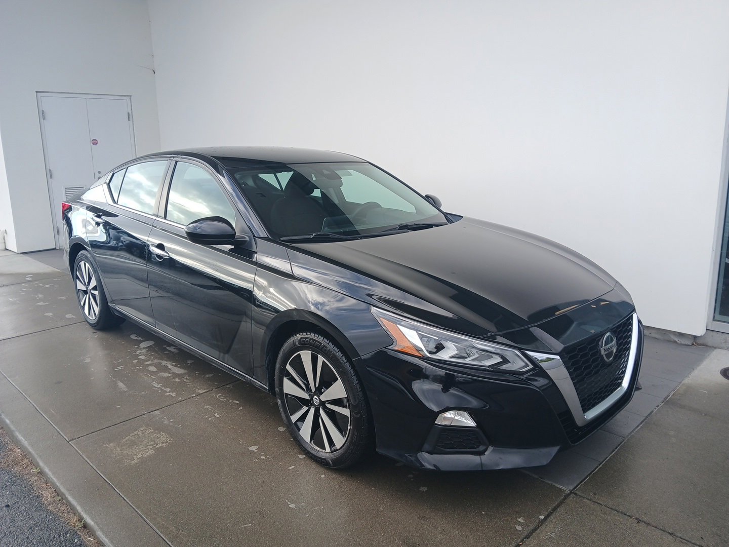 Used 2021 Nissan Altima 2.5 SV image 1