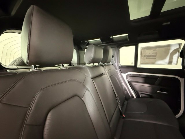 New 2026 Land Rover Defender 110 X-Dynamic SE AWD/4WD image 28