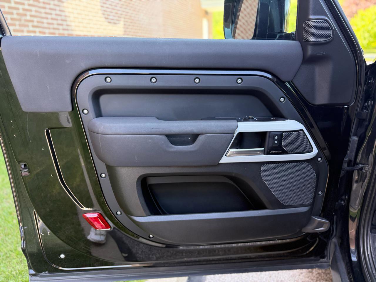 Used 2023 Land Rover Defender 90 S AWD/4WD image 31