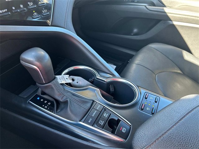 Used 2020 Toyota Camry XLE image 28