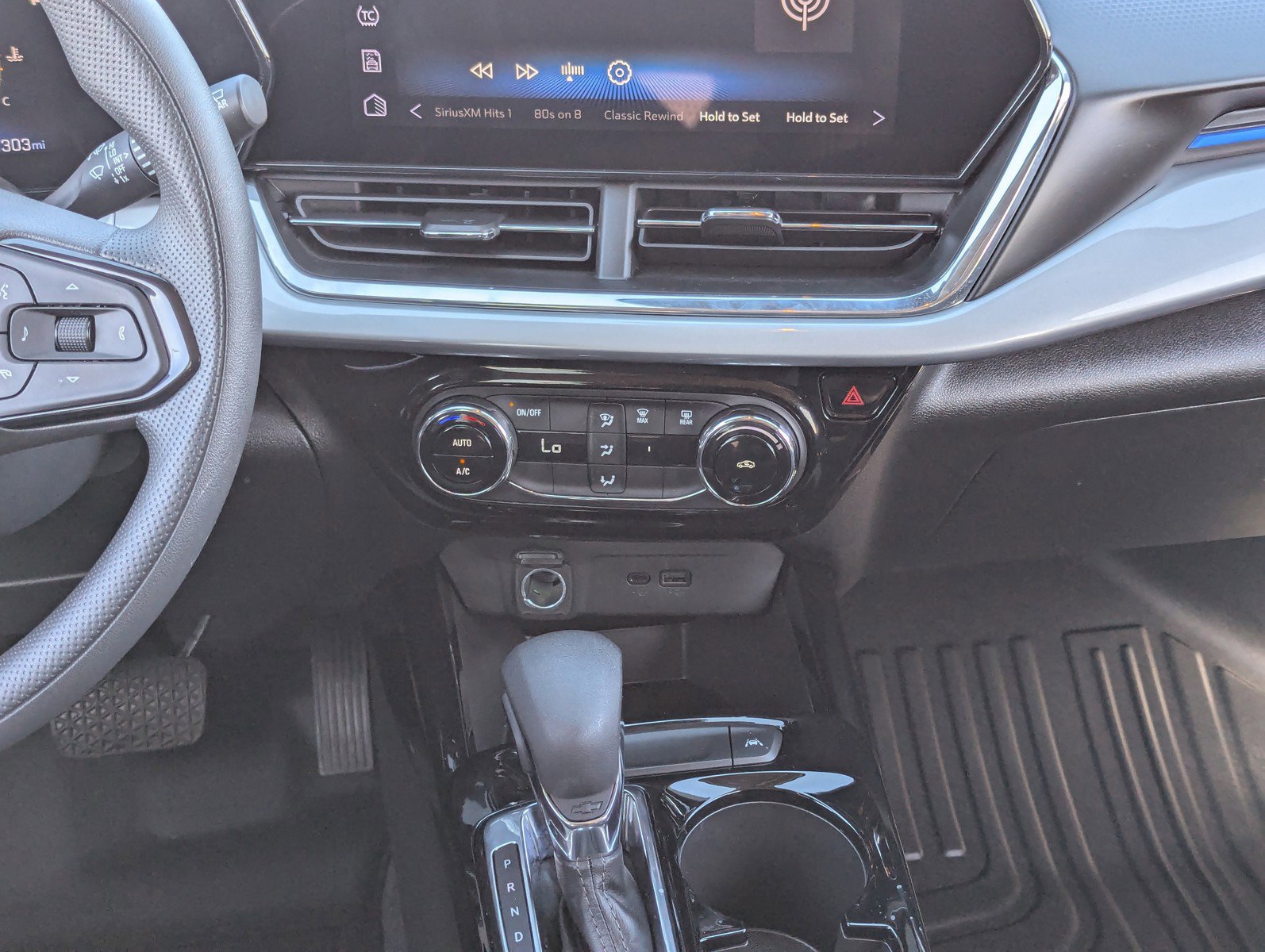 Certified 2025 Chevrolet Trax LT image 21