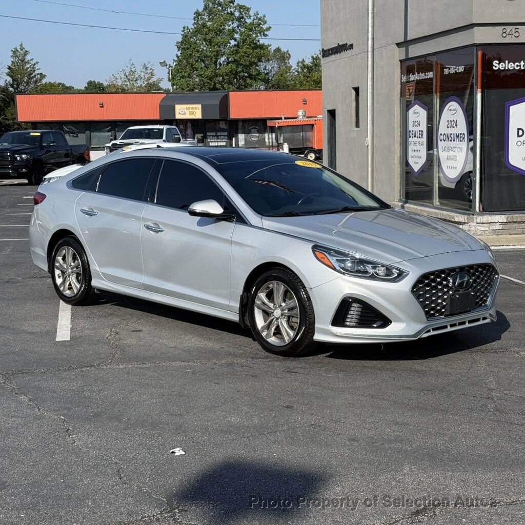 Used 2019 Hyundai Sonata Limited w/ Ultimate Package 04 FWD image 2