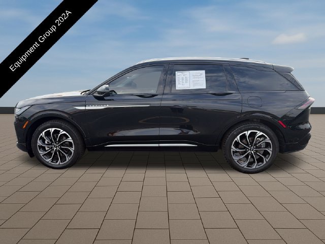 Certified 2024 Lincoln Nautilus Reserve w/ Equipment Group 202A AWD/4WD image 3