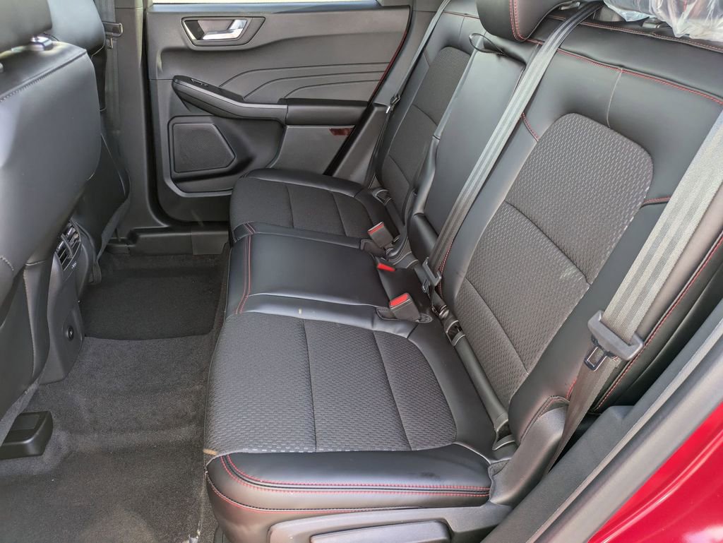 New 2026 Ford Escape ST-Line w/ Tech Pack #1 AWD/4WD image 18