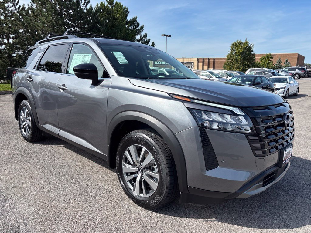 New 2026 Nissan Pathfinder SL AWD/4WD image 3