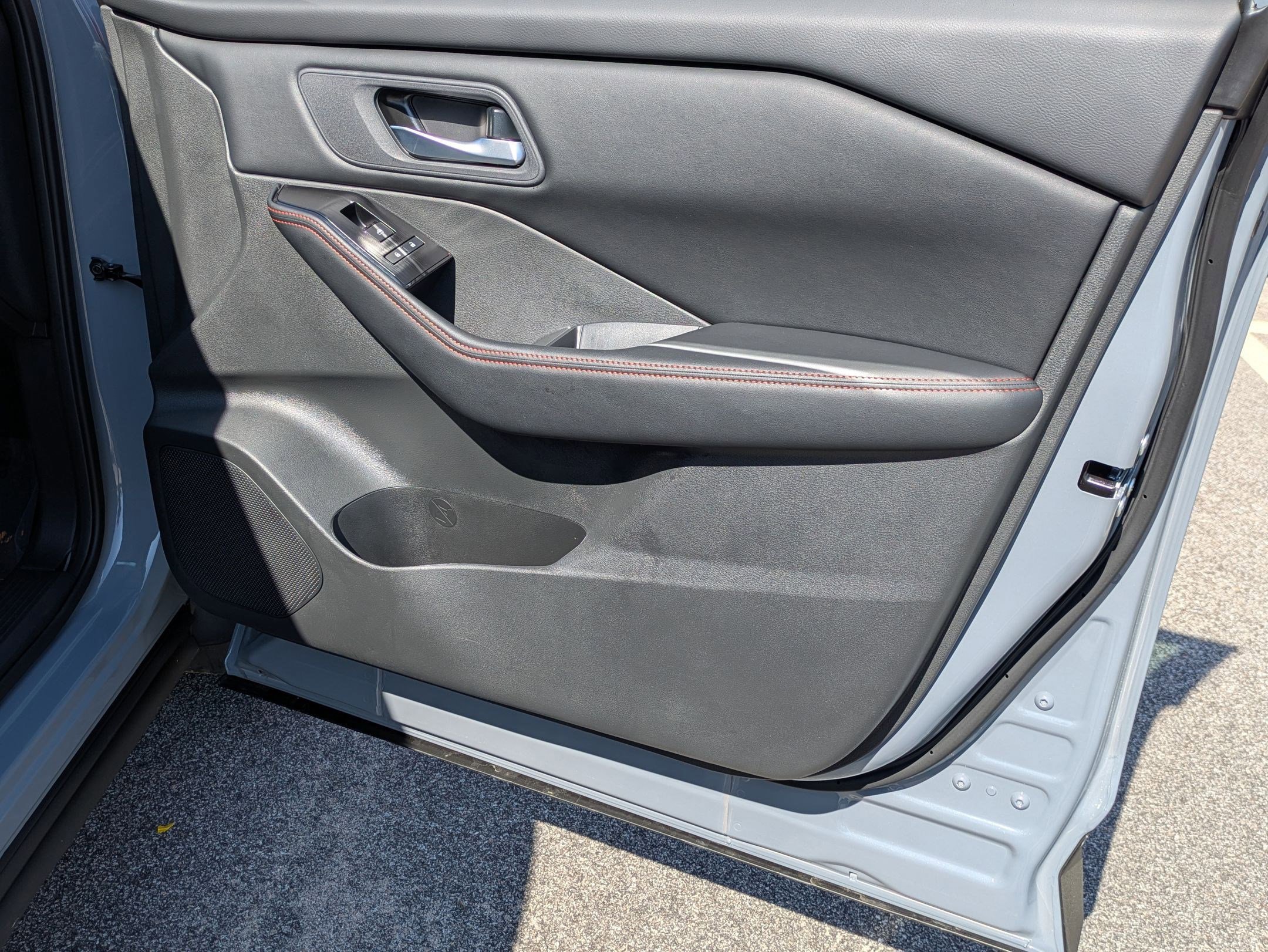 Certified 2026 Nissan Rogue SV image 33