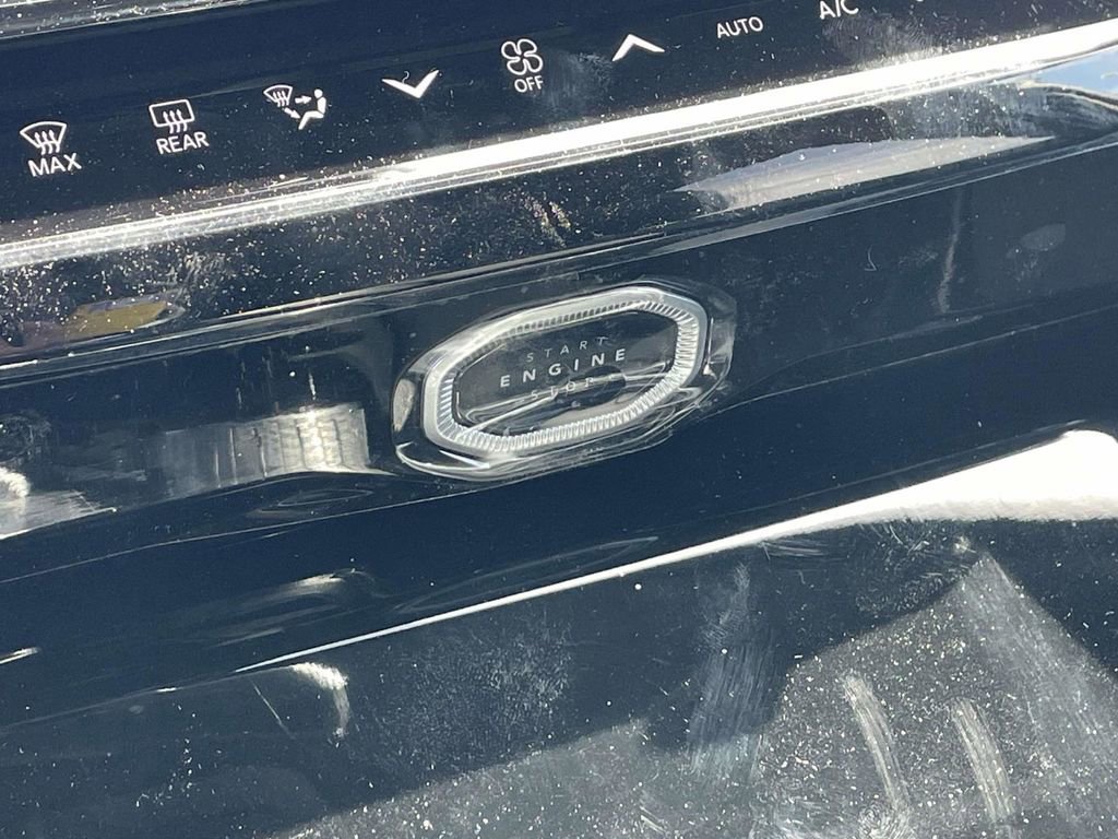 New 2026 Jeep Grand Cherokee Limited w/ Luxury Tech Group II image 36