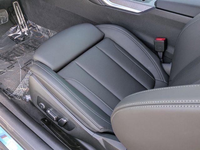 Used 2026 BMW 430i Coupe w/ M Sport Package RWD image 4