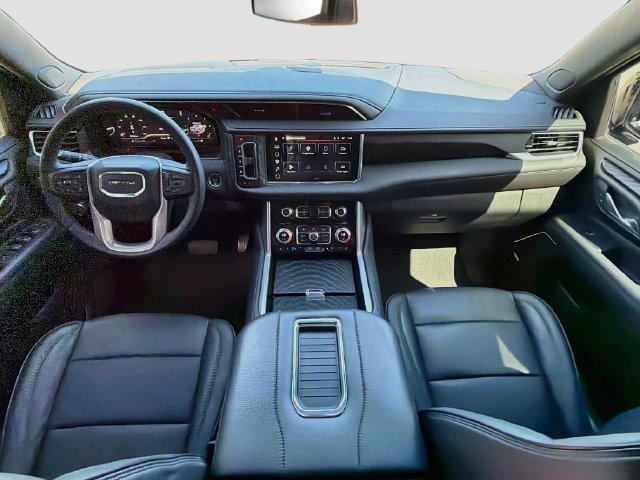 Used 2024 GMC Yukon Denali AWD/4WD image 17