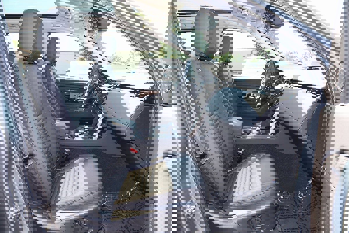 Used 2024 Land Rover Discovery Sport S image 13