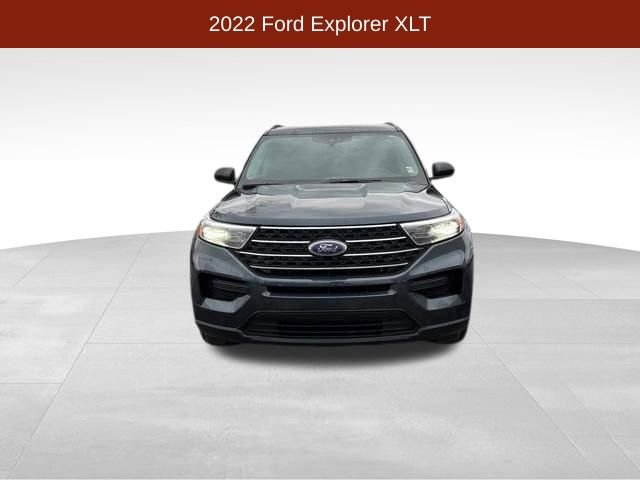 Used 2022 Ford Explorer XLT image 2