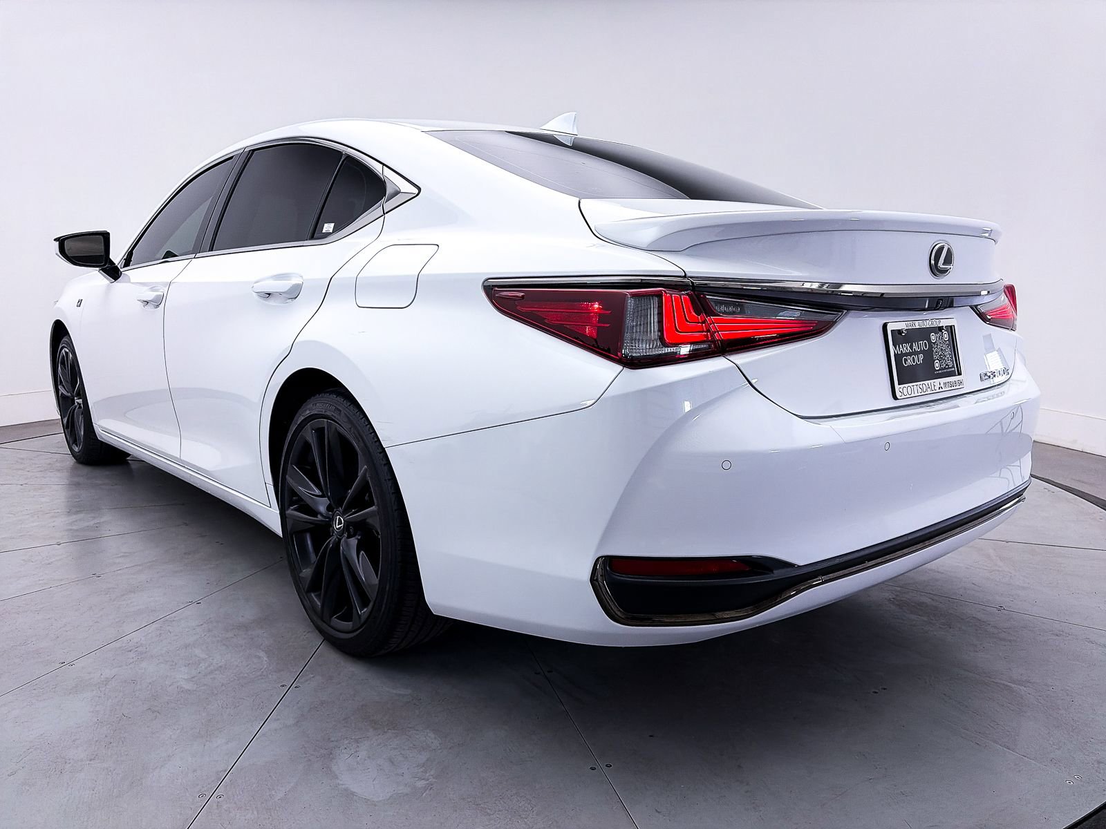 Used 2023 Lexus ES 300h F Sport w/ Accessory Package (Z2) FWD image 13