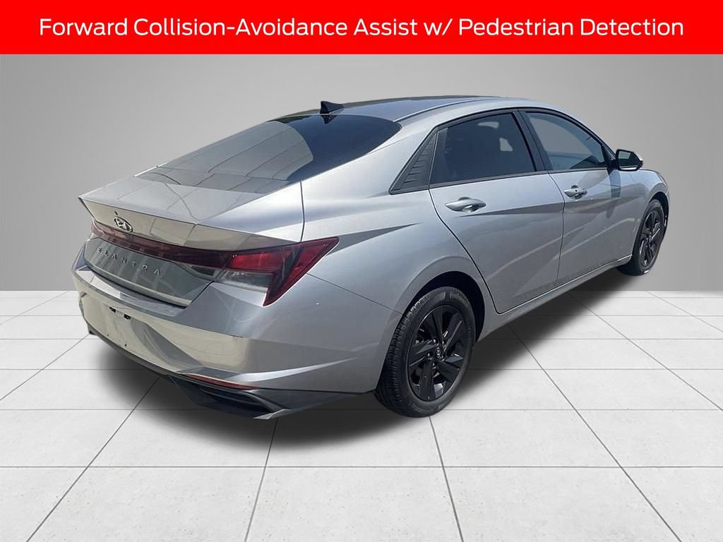 Used 2022 Hyundai Elantra SEL FWD image 4