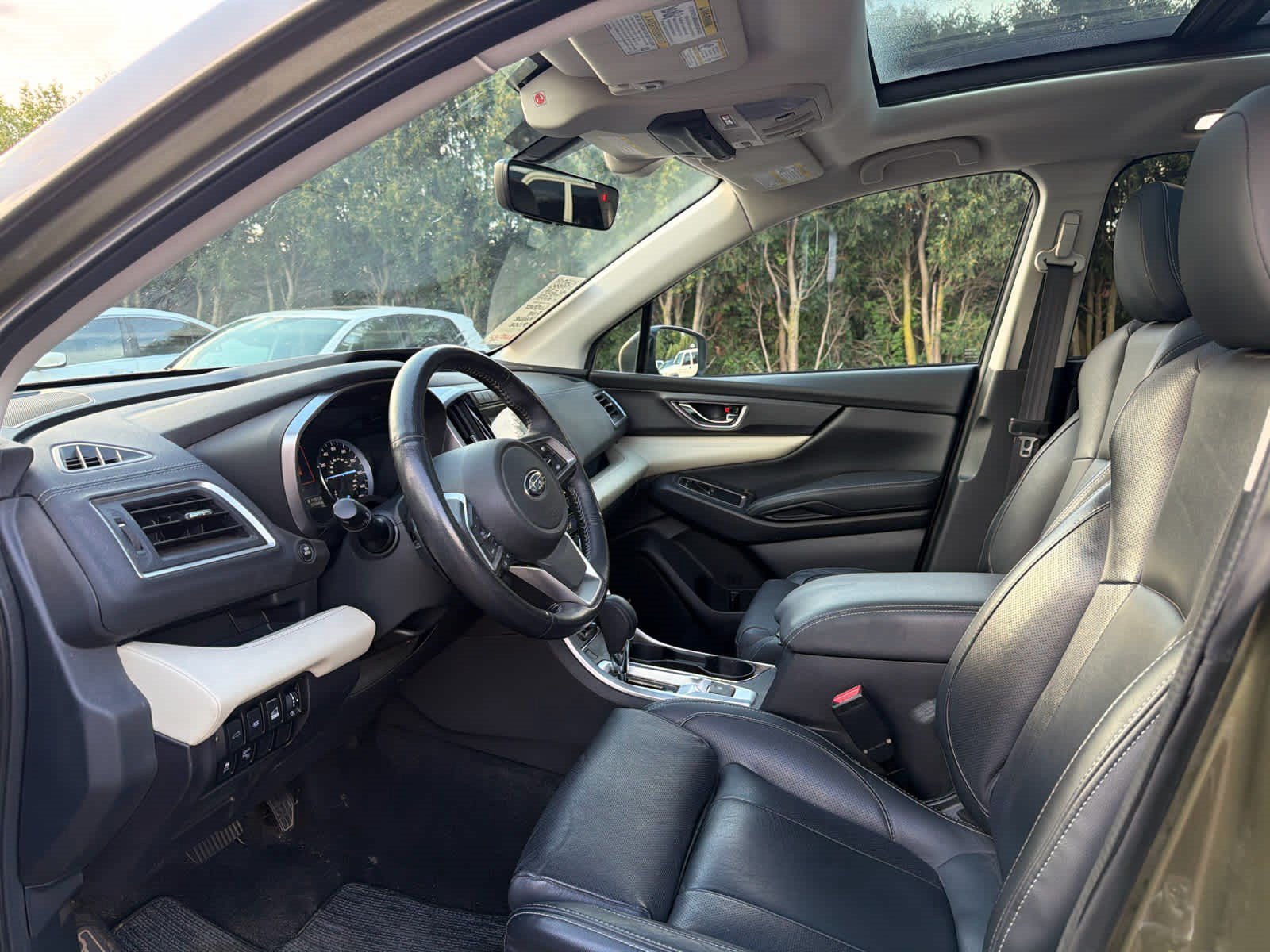 Used 2022 Subaru Ascent Limited w/ Technology Package AWD/4WD image 5