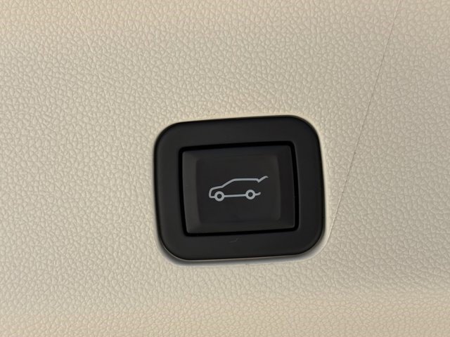 Certified 2024 Cadillac Escalade Sport Platinum w/ LPO, ONYX Package AWD/4WD image 11